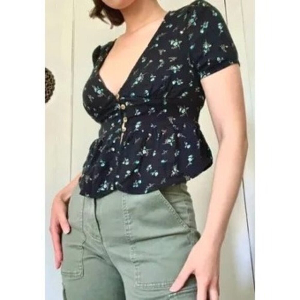 NWT Wild Fable Button Front Black Floral Short Sleeve Top S